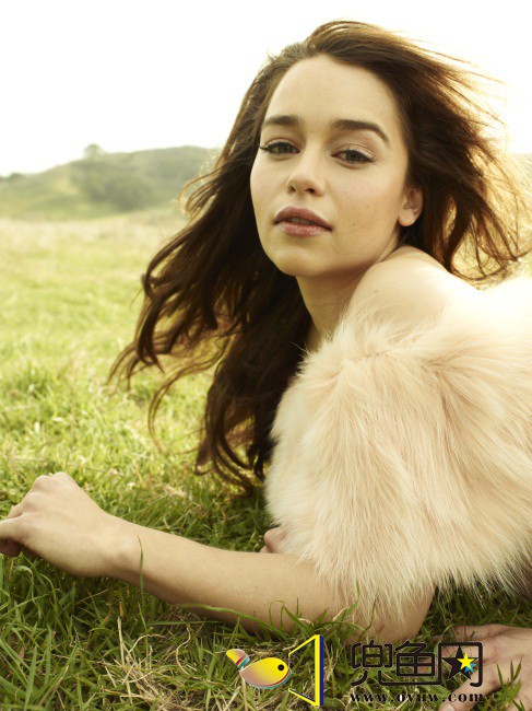 NO1 Emilia Clarke Emilia ClarkeӢ(gu)һλŮ݆T198751գС(qun)Α򡷺͡c֮衷
